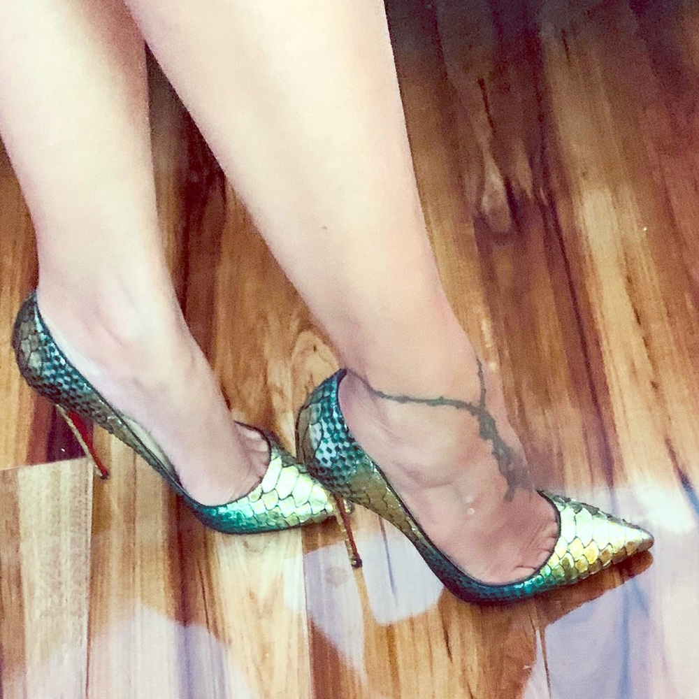 Christian Louboutin So Kate Mimosa